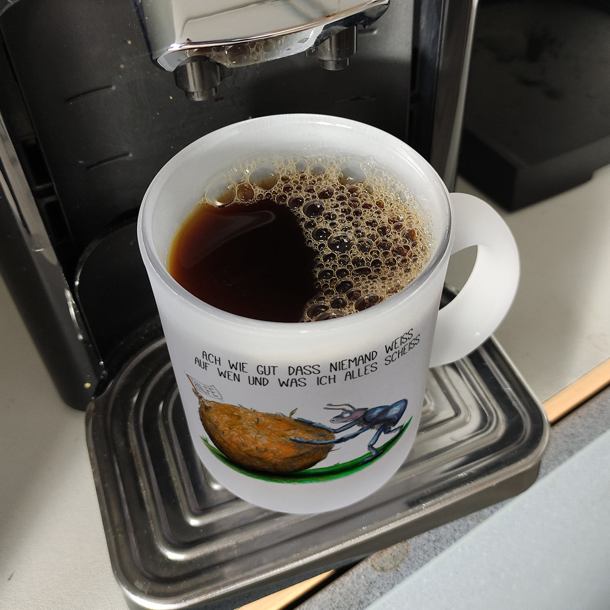 Ach wie gut, dass niemand weiß, auf wen und was ich alles scheiß Kaffeebecher