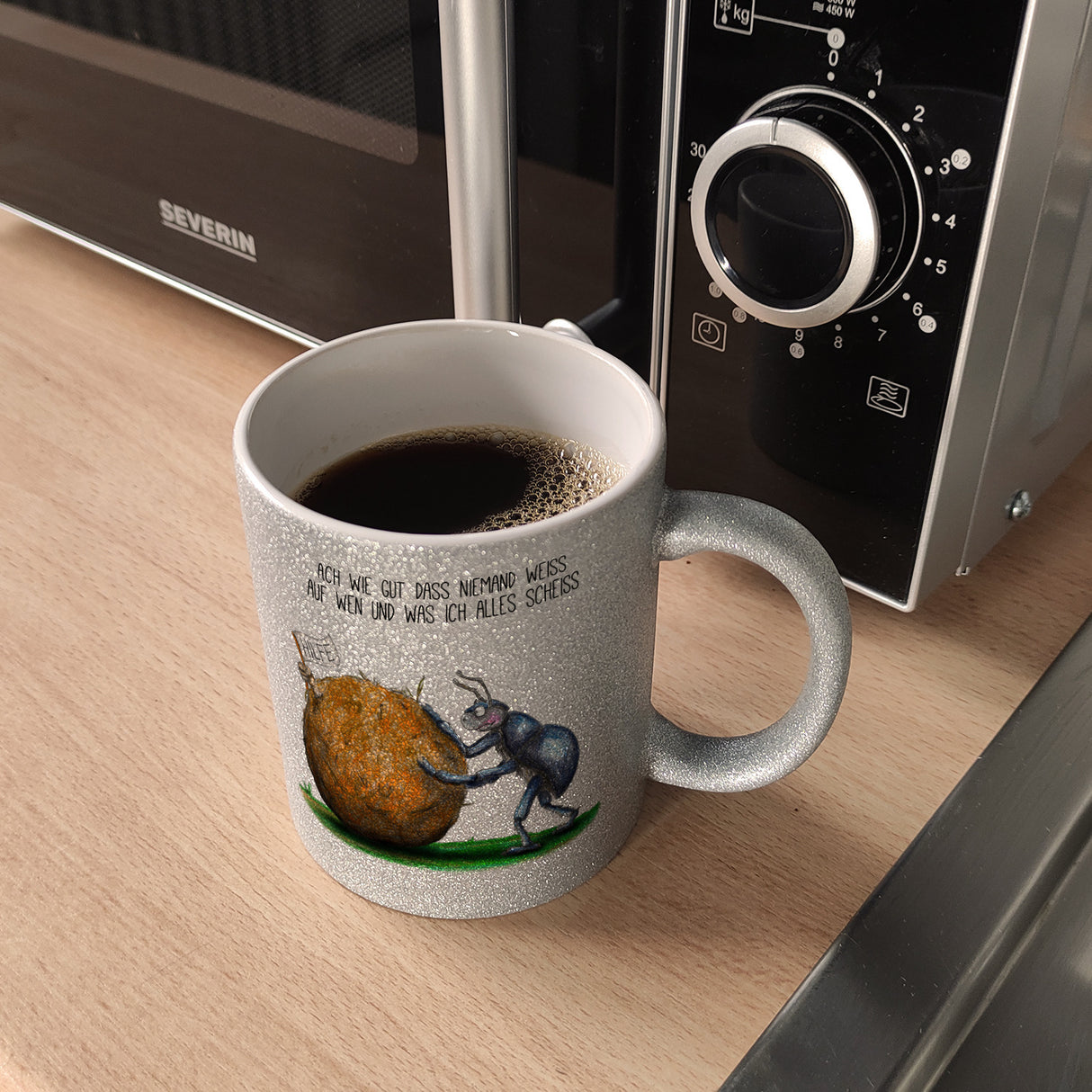 Ach wie gut, dass niemand weiß, auf wen und was ich alles scheiß Kaffeebecher