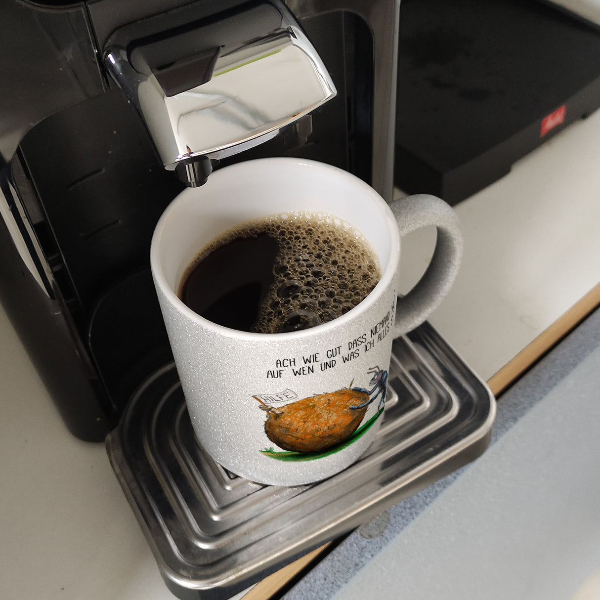 Ach wie gut, dass niemand weiß, auf wen und was ich alles scheiß Kaffeebecher