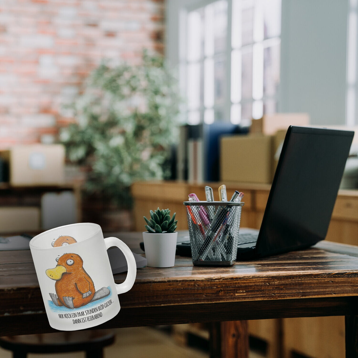 Nur noch ein paar Stunden blöd gucken, dann ist Feierabend Kaffeebecher mit Schnabeltier
