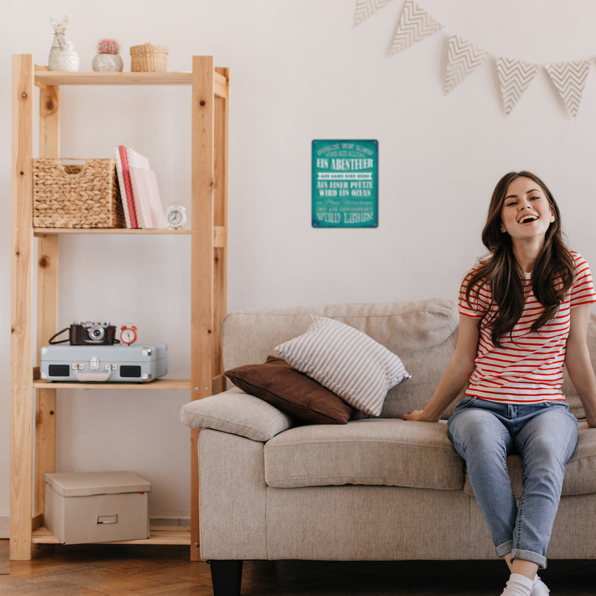 Metallschild mit Spruch: Durch ein Kind wir aus Alltag ...