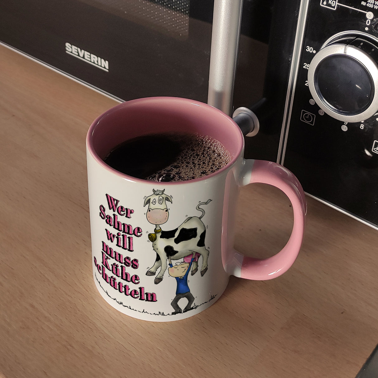Kaffeebecher mit geschüttelte Kuh Motiv und Spruch: Wer Sahne will muss Kühe schütteln