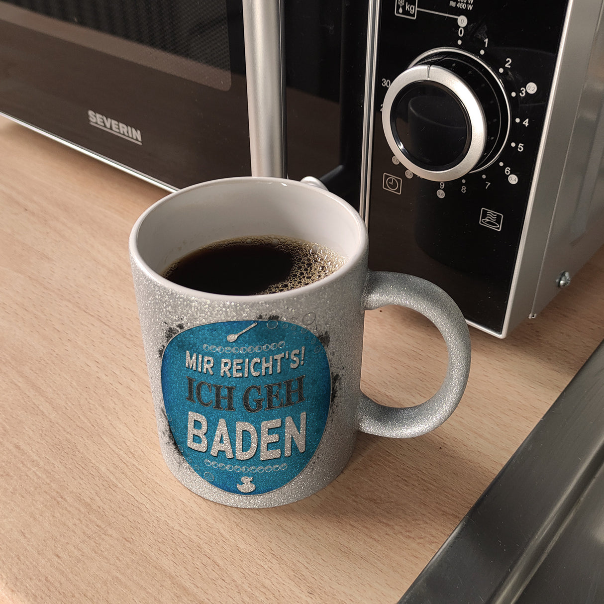 Kaffeebecher mit Spruch: Mir reicht's! Ich geh baden