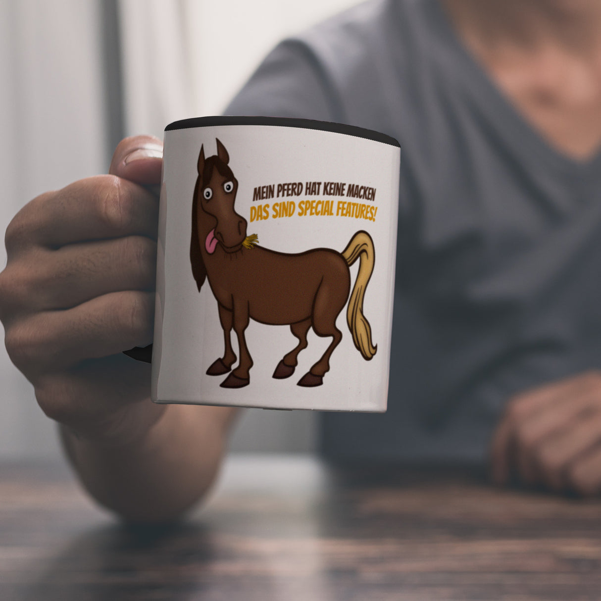 Kaffeebecher mit Pferde Motiv und Spruch: Mein Pferd hat keine Macke. Das ...