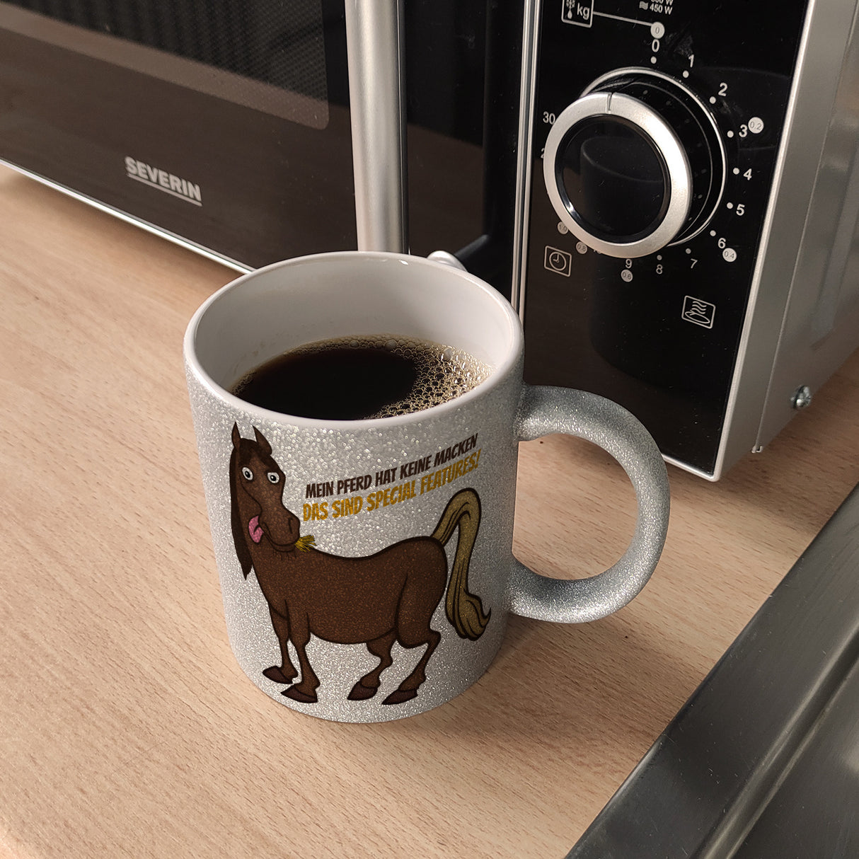 Kaffeebecher mit Pferde Motiv und Spruch: Mein Pferd hat keine Macke. Das ...