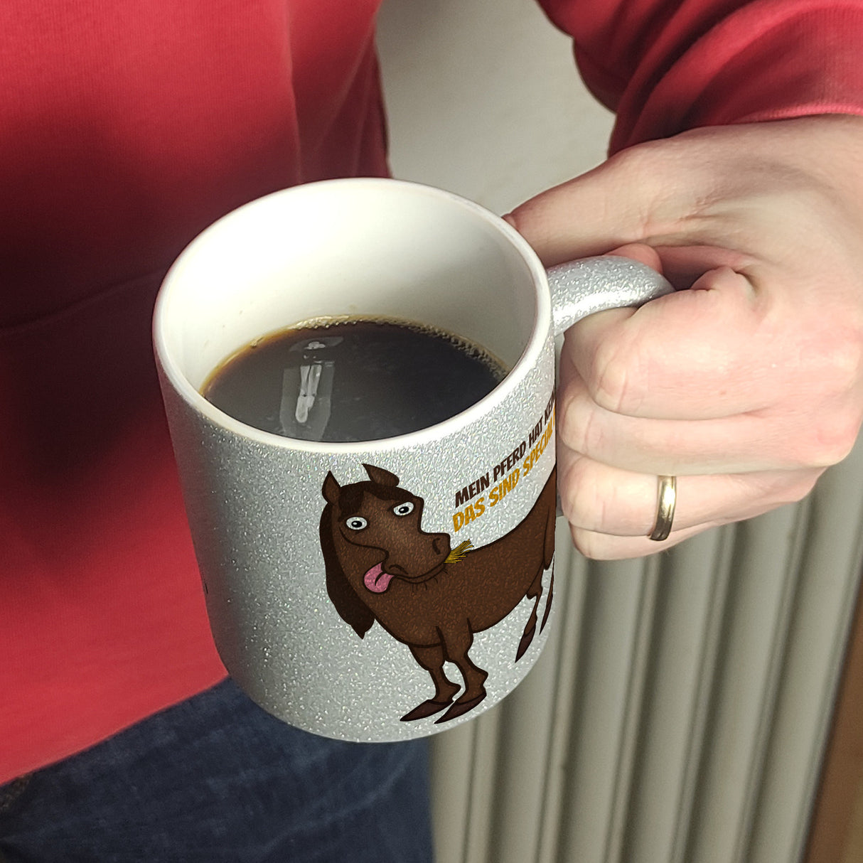 Kaffeebecher mit Pferde Motiv und Spruch: Mein Pferd hat keine Macke. Das ...