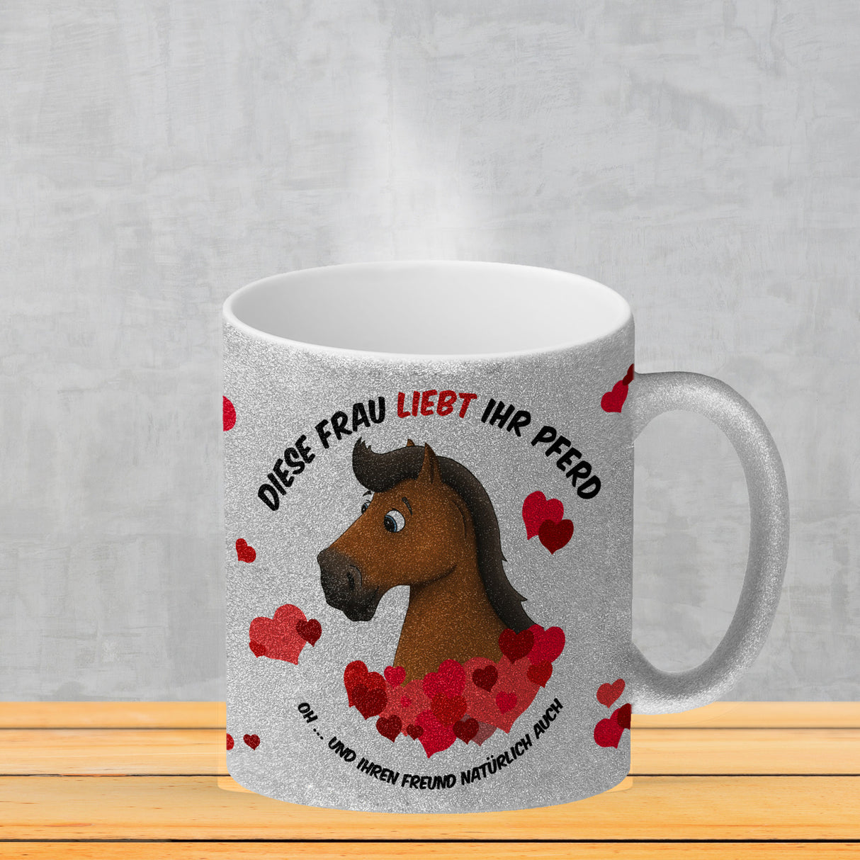 Kaffeebecher mit weißes Pferd Motiv und Spruch: Diese Frau liebt ihr Pferd. Oh ...