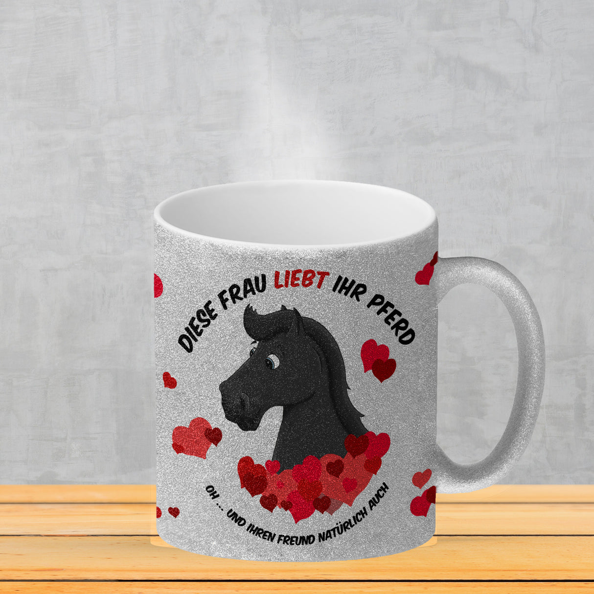 Kaffeebecher mit weißes Pferd Motiv und Spruch: Diese Frau liebt ihr Pferd. Oh ...