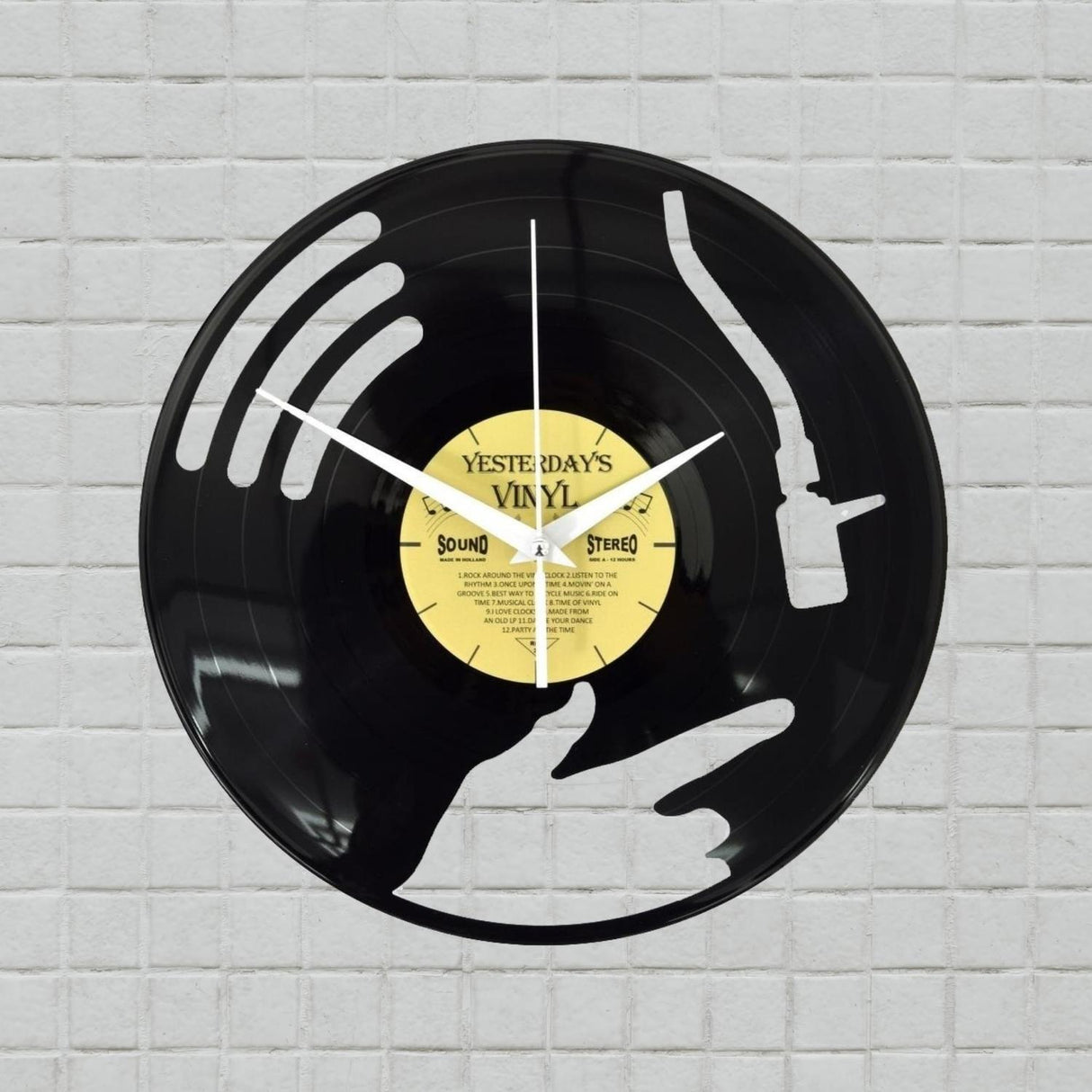 DJ Disc Jockey Vinyl Wanduhr aus einer echten Schallplatte