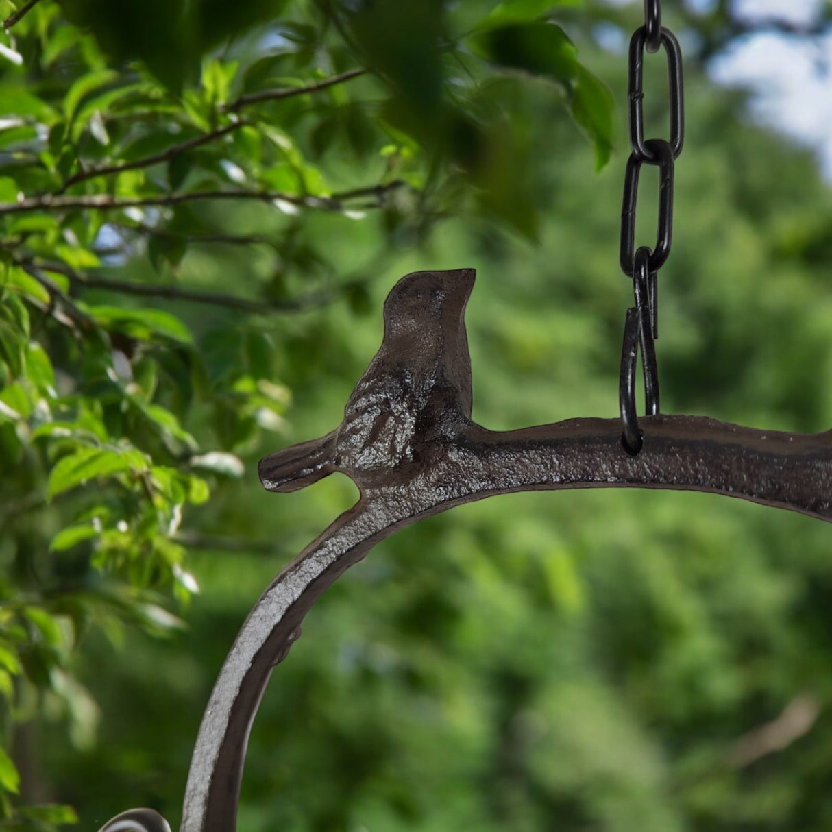 Futterstation mit Spieß für Vögel Vogelfutterspender zum Aufhängen aus Gusseisen