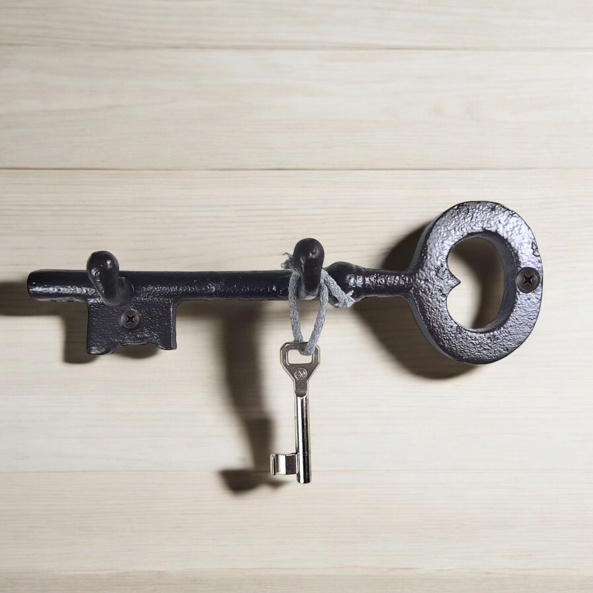 XL Schlüssel Schlüsselhalter aus Metall mit zwei Haken