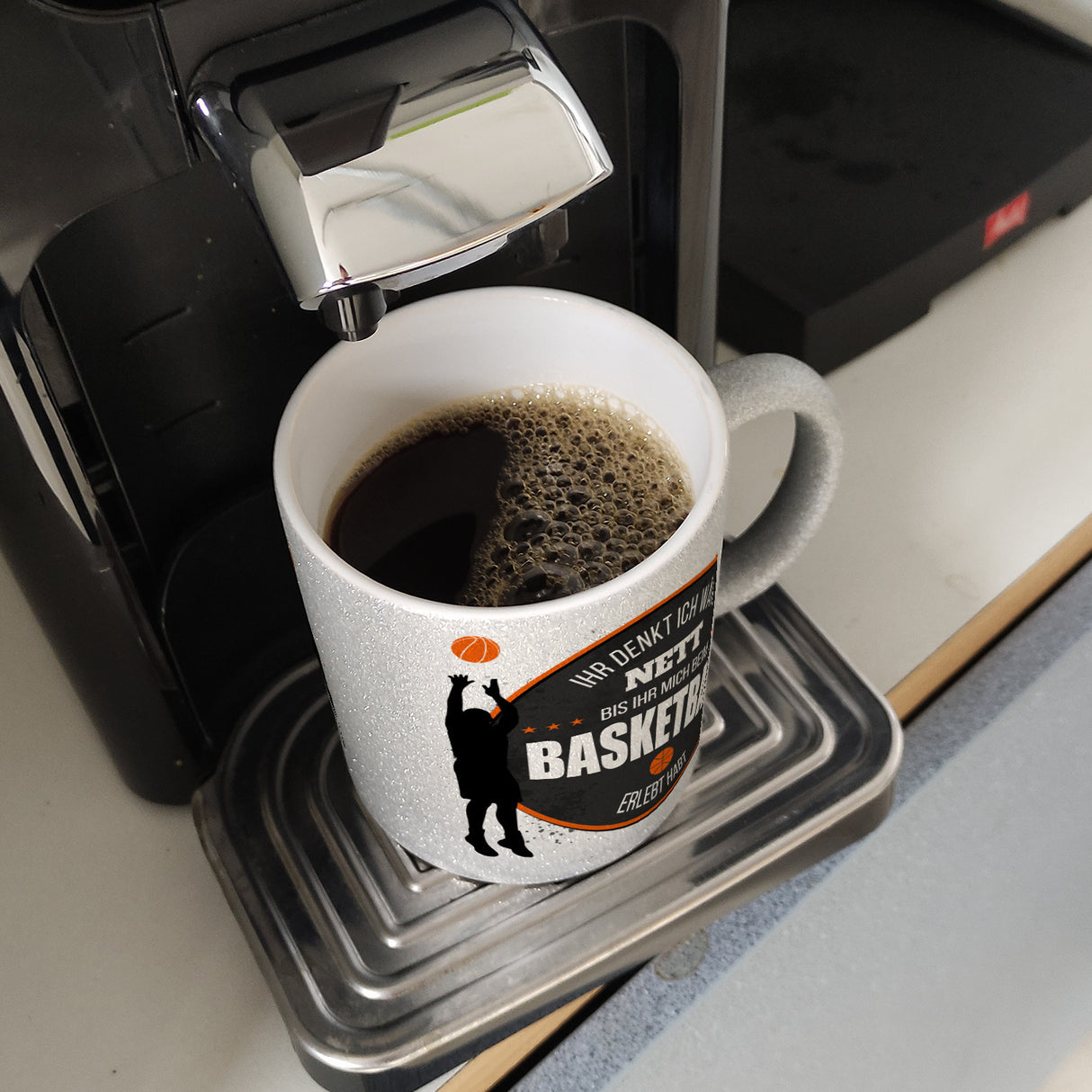 Ihr denkt ich wäre nett, bis ihr mich beim Basketball erlebt habt Kaffeebecher
