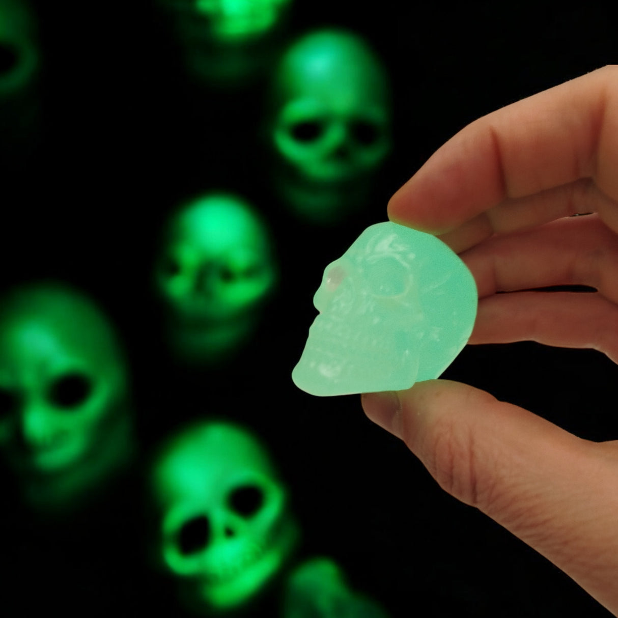 Glow in the Dark Mini Totenkopf Dekofigur