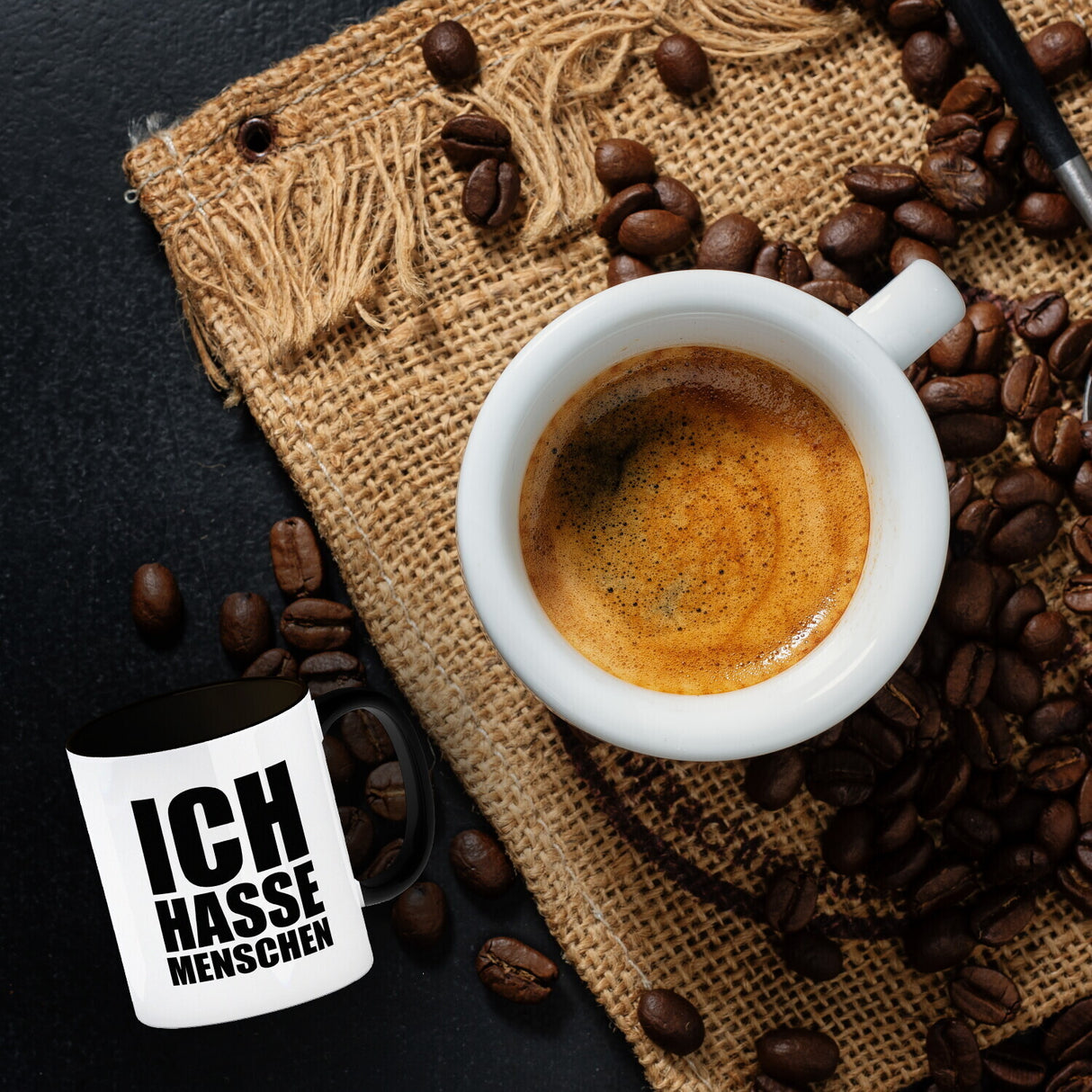 Kaffeebecher mit Mittelfinger Motiv und Spruch: Ich hasse Menschen