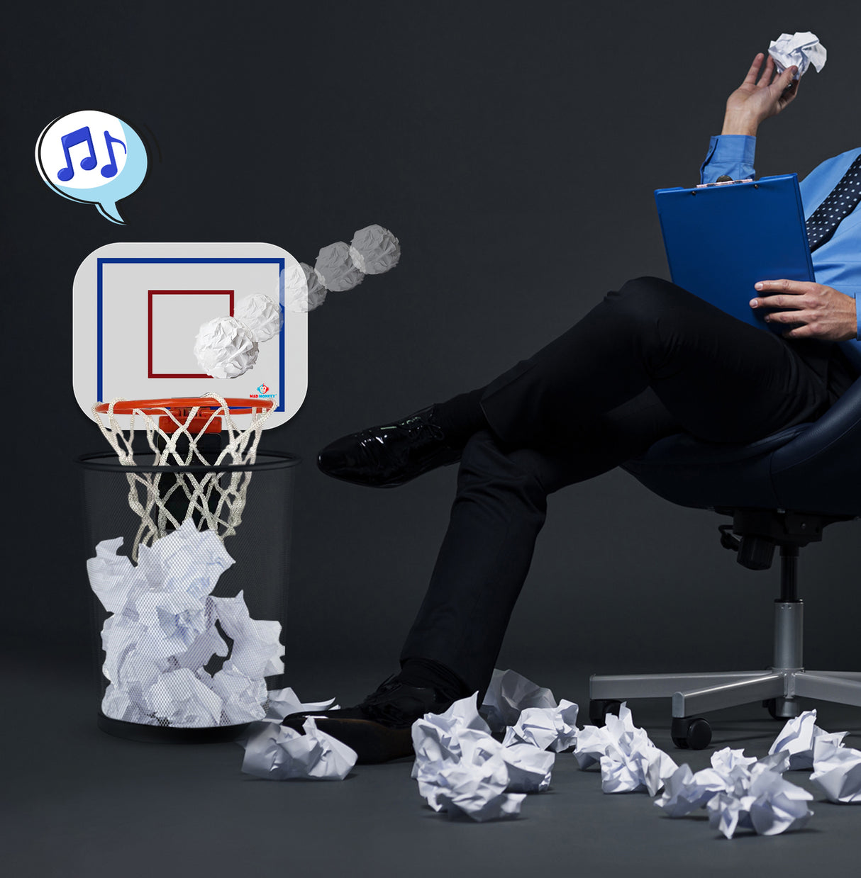 Basketball-Bürospiel für den Mülleimer