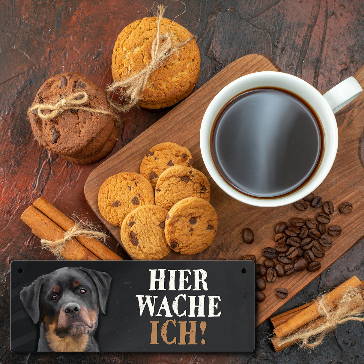Metallschild mit Rottweiler Motiv und Spruch: Hier wache ich!