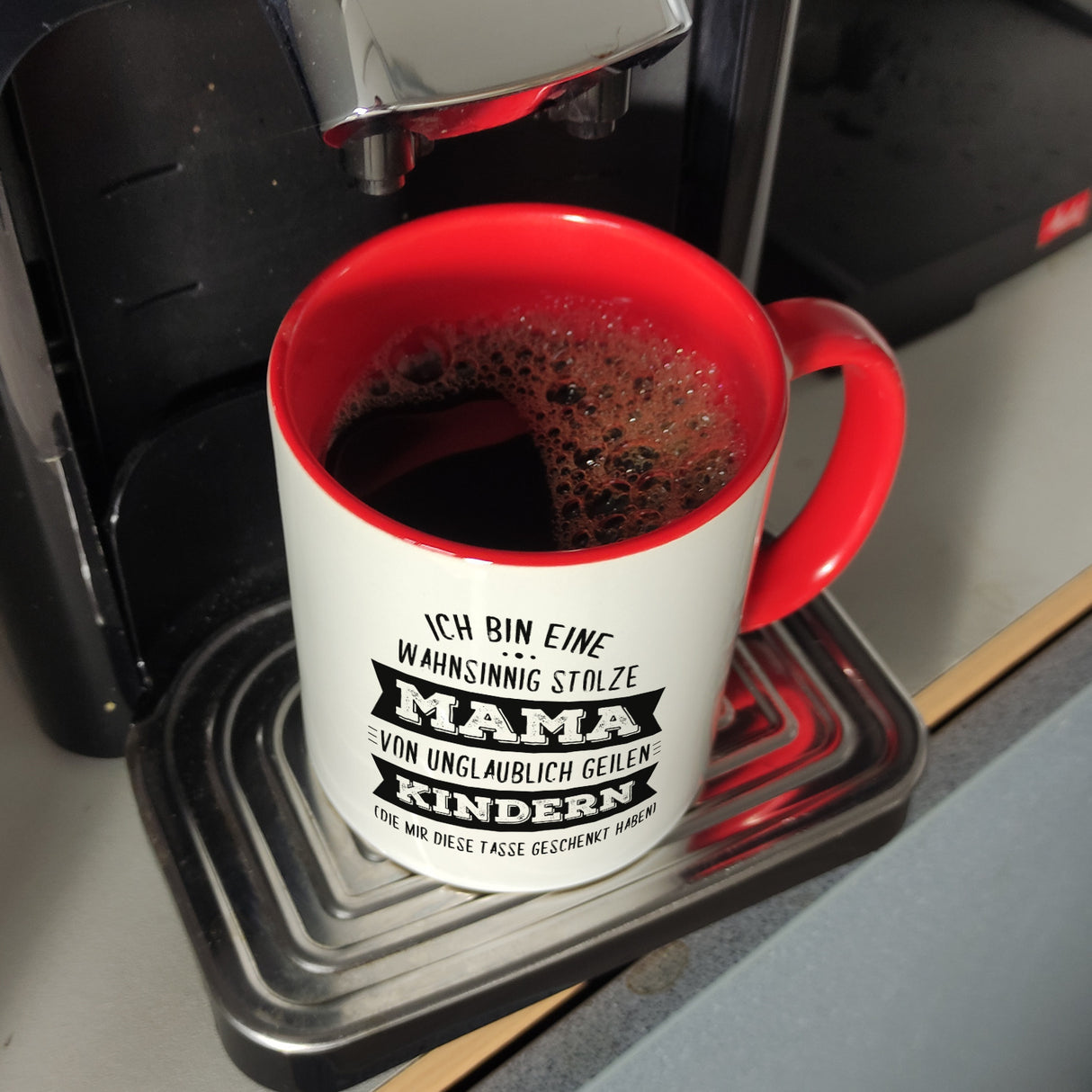 Ich bin eine wahnsinnig stolze Mama Kaffeebecher mit lustigem Spruch