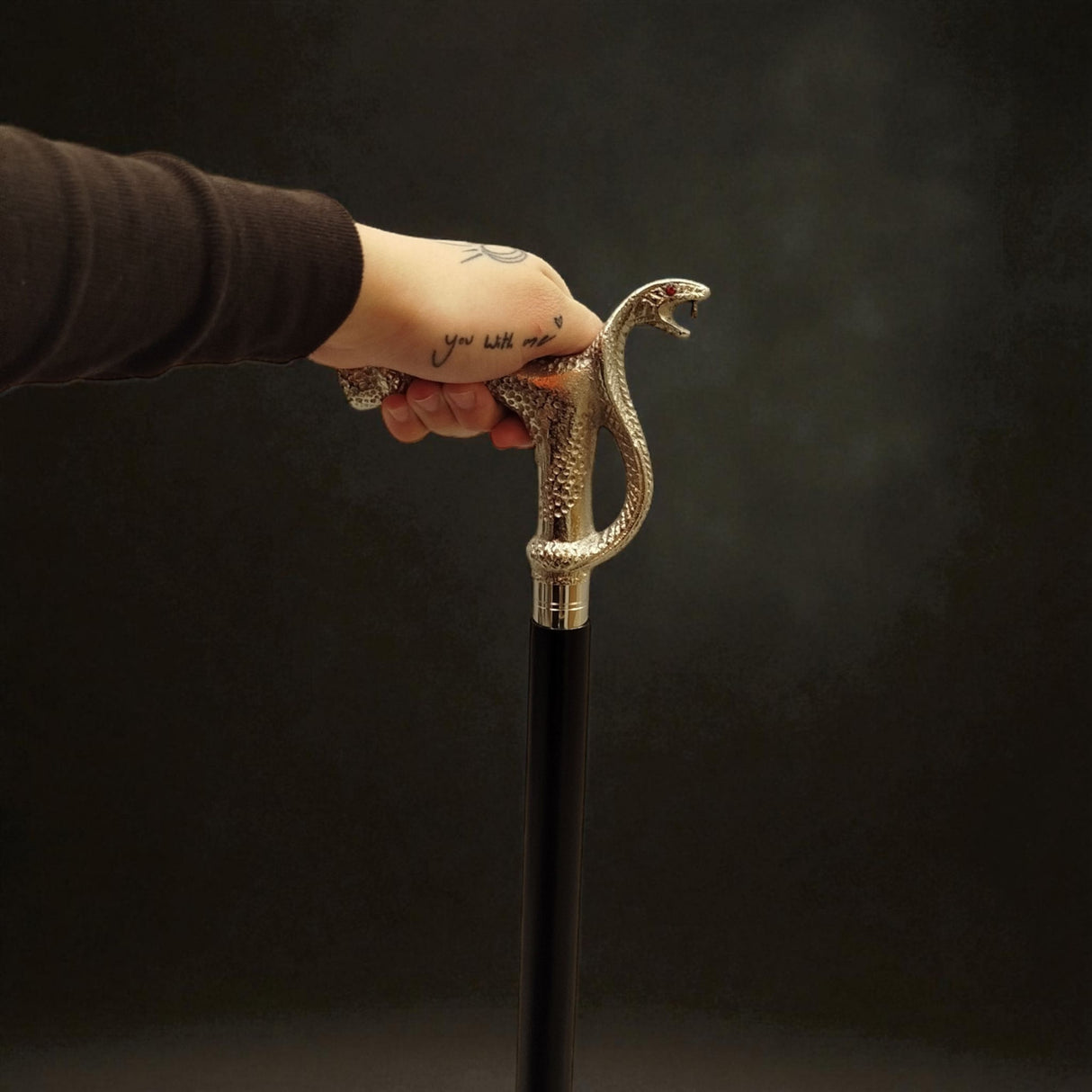 Schlange Spazierstock aus Holz mit silbernem Griff aus Metall