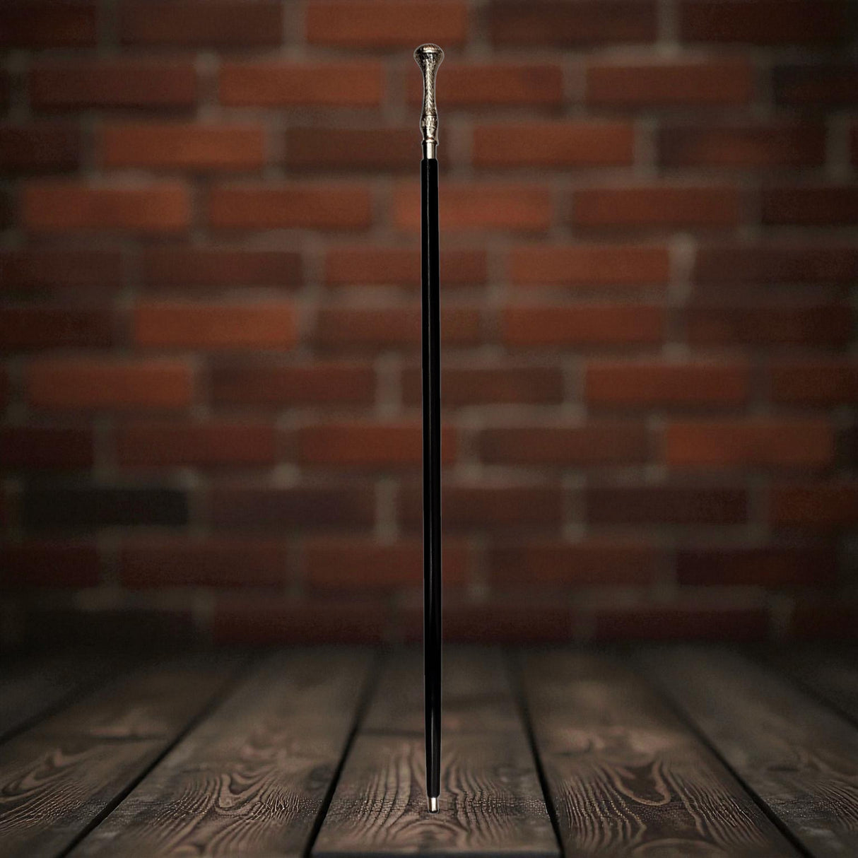 Ornament-Kelch Spazierstock aus Holz mit silbernem Griff aus Metall