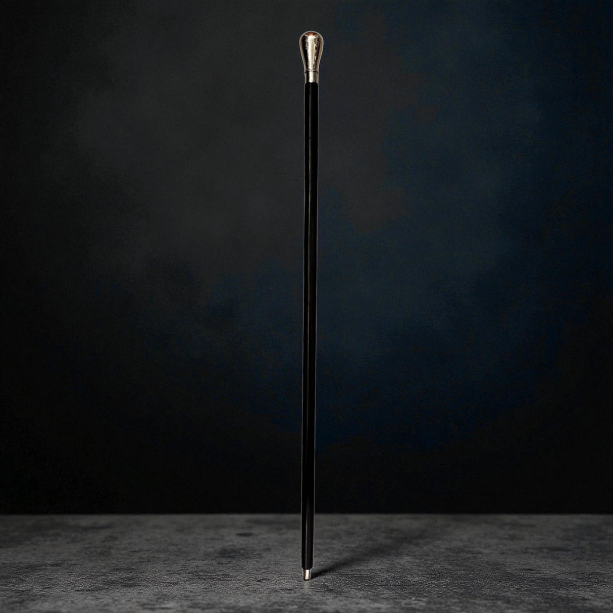 Tropfenknauf Spazierstock aus Holz mit silbernem Griff aus Metall