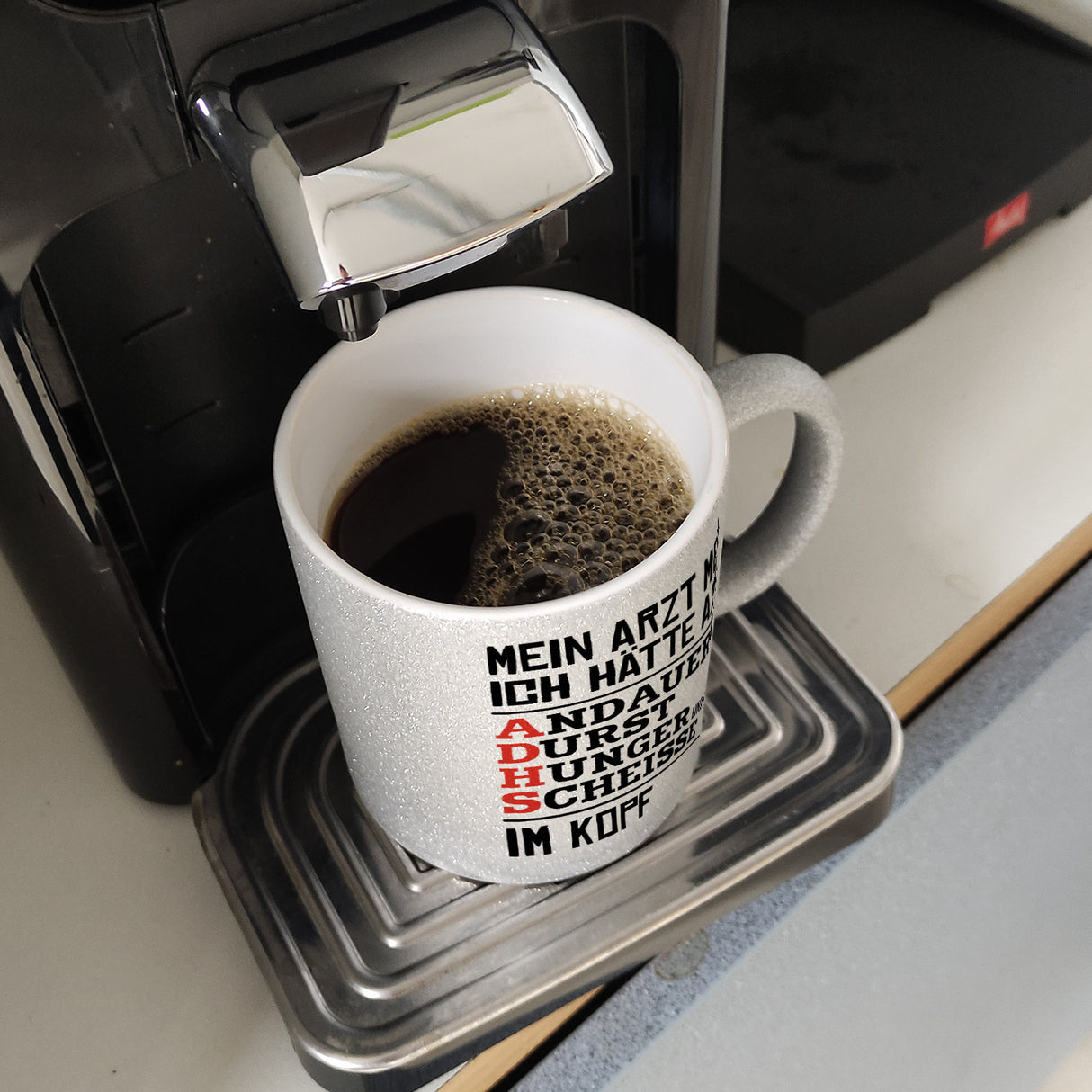 Kaffeebecher mit Spruch: Mein Arzt meint ich hätte ADHS