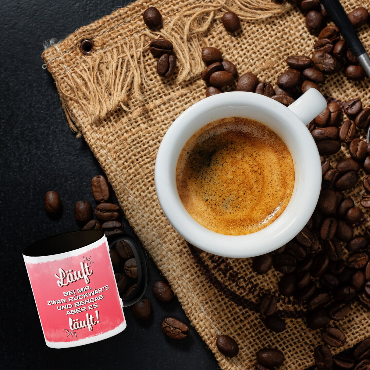 Kaffeebecher mit Spruch: Läuft bei mir. Zwar rückwärts ...