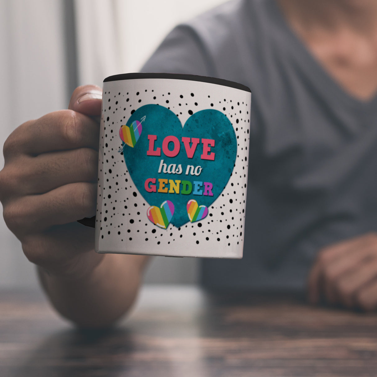 Kaffeebecher mit Spruch: Love has no gender