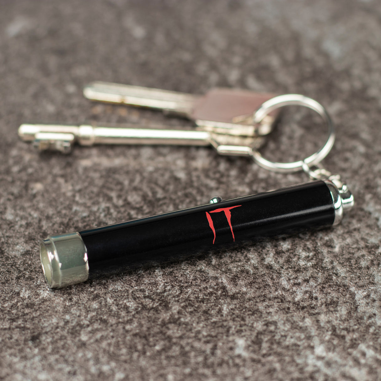 ES - Pennywise Taschenlampe mit Logo Projektion
