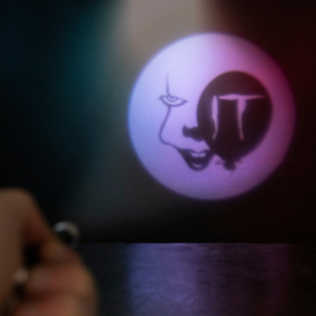 ES - Pennywise Taschenlampe mit Logo Projektion