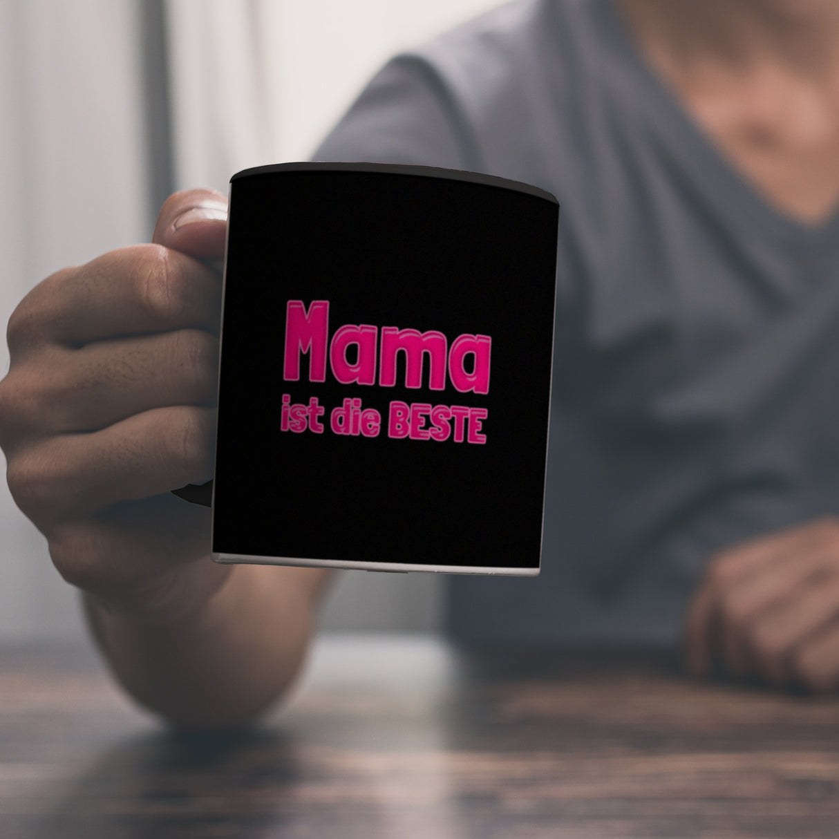 Mama ist die Beste Kaffeebecher und Pink