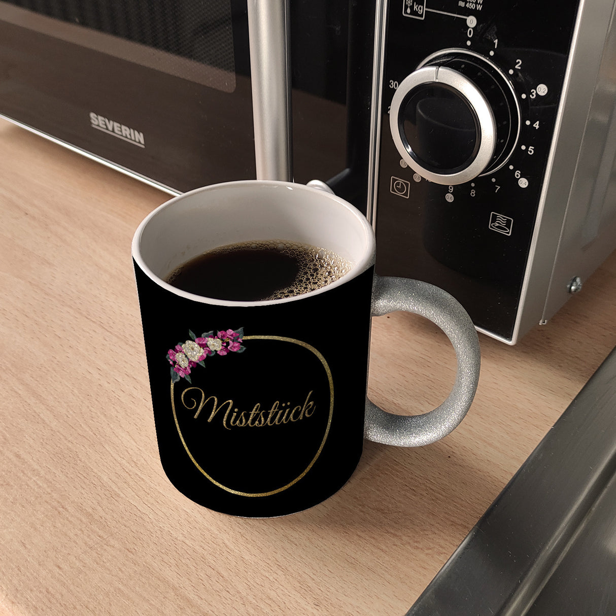 Kaffeebecher Miststück mit Goldrahmen und Blumen Schimpfwort-Tasse