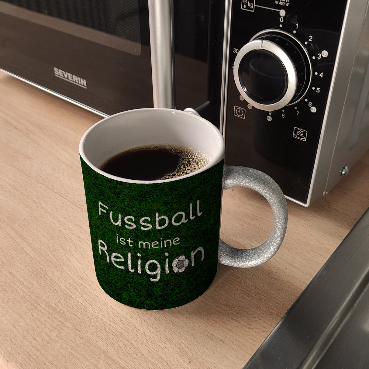 Fussball ist meine Religion Kaffeebecher mit Fussballmotiv