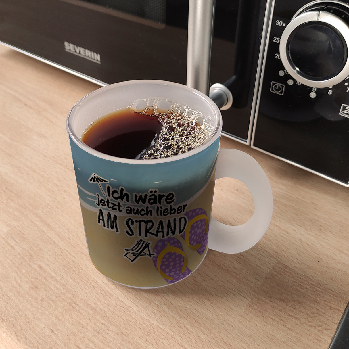 Ich wäre jetzt auch lieber am Strand - Kaffeebecher mit Strandmotiv