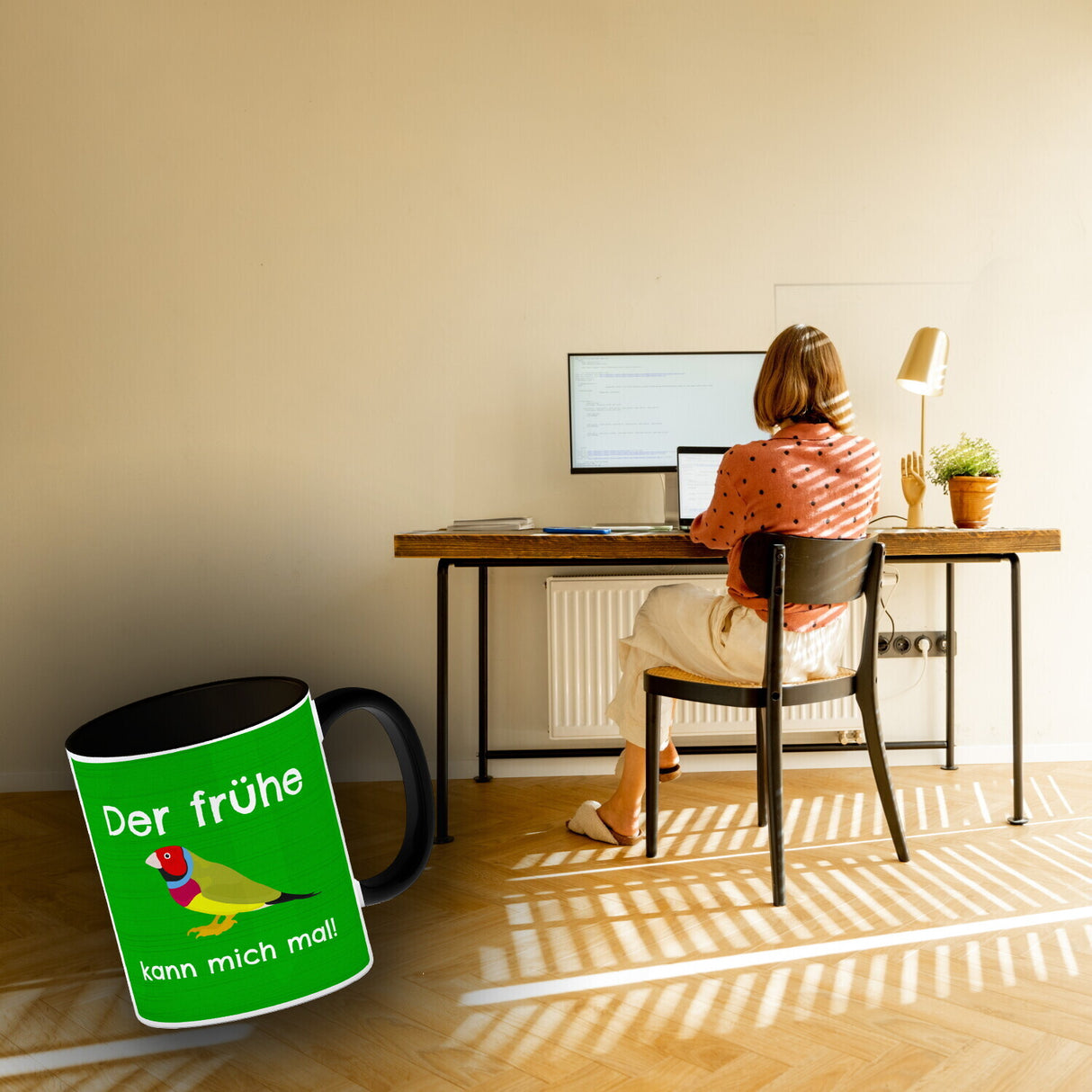 Kaffeebecher mit Bild und Spruch Der frühe Vogel kann mich mal!