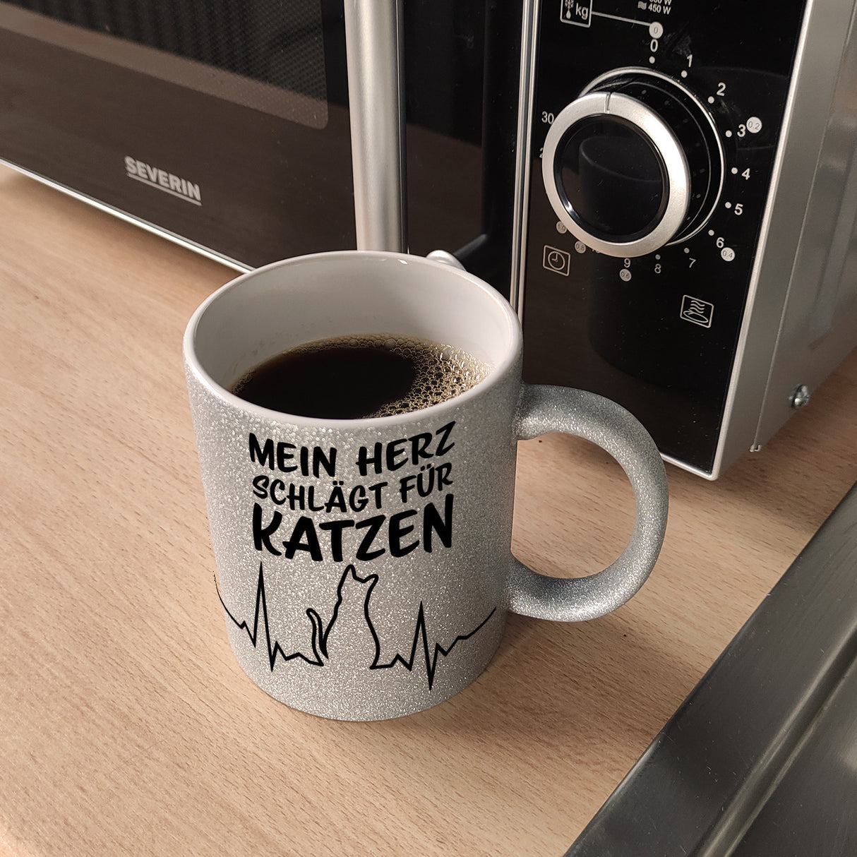 Mein Herz schlägt für Katzen Kaffeebecher mit süßem EKG Motiv