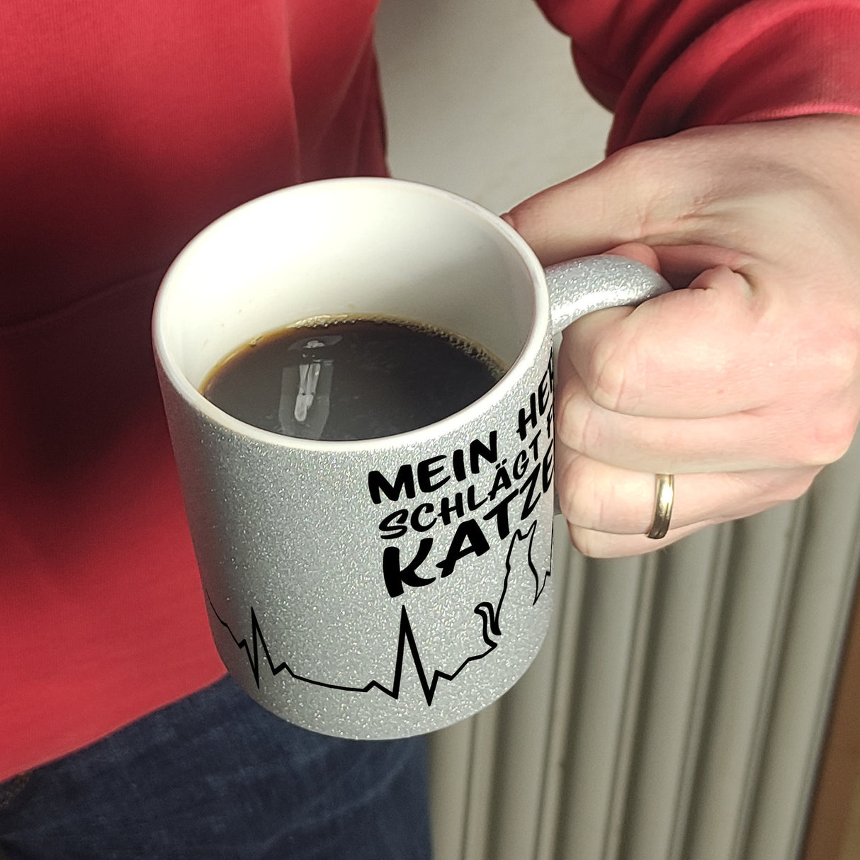 Mein Herz schlägt für Katzen Kaffeebecher mit süßem EKG Motiv