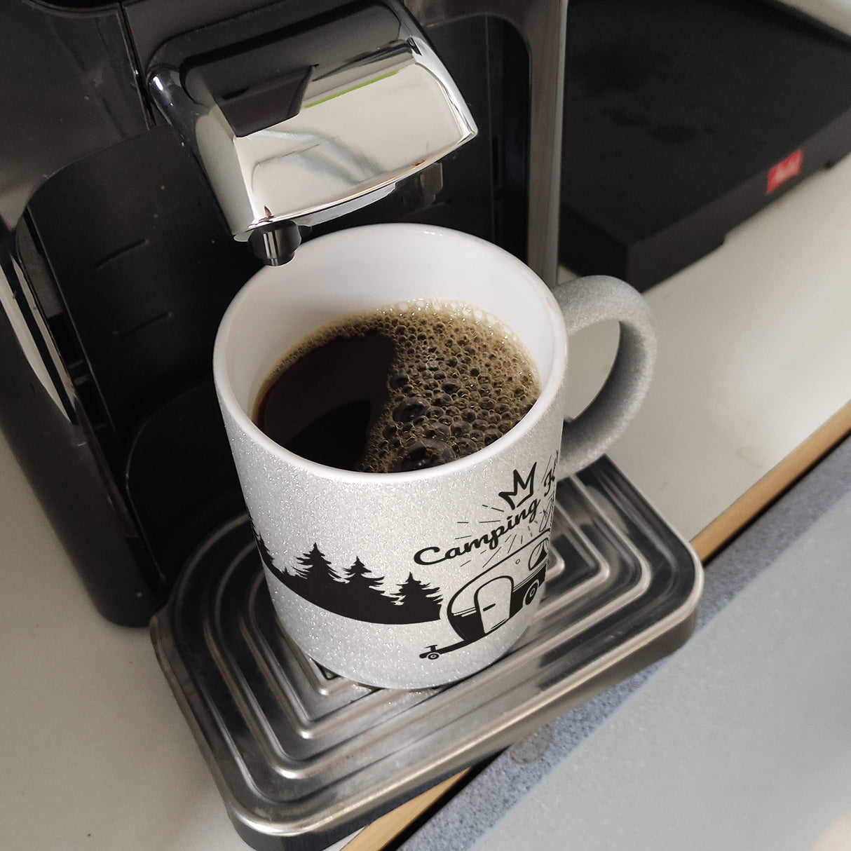 Camping King Kaffeebecher mit wunderschönen Reisemotiven
