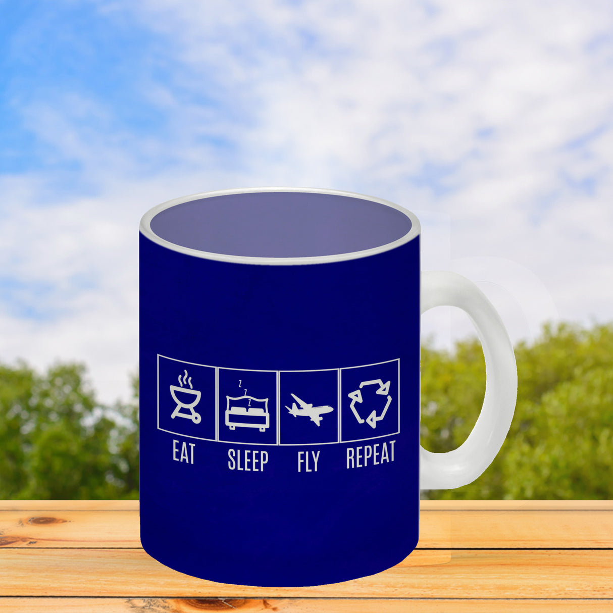 EAT, SLEEP, GAME, REPEAT Kaffeebecher mit blauem Hintergrund