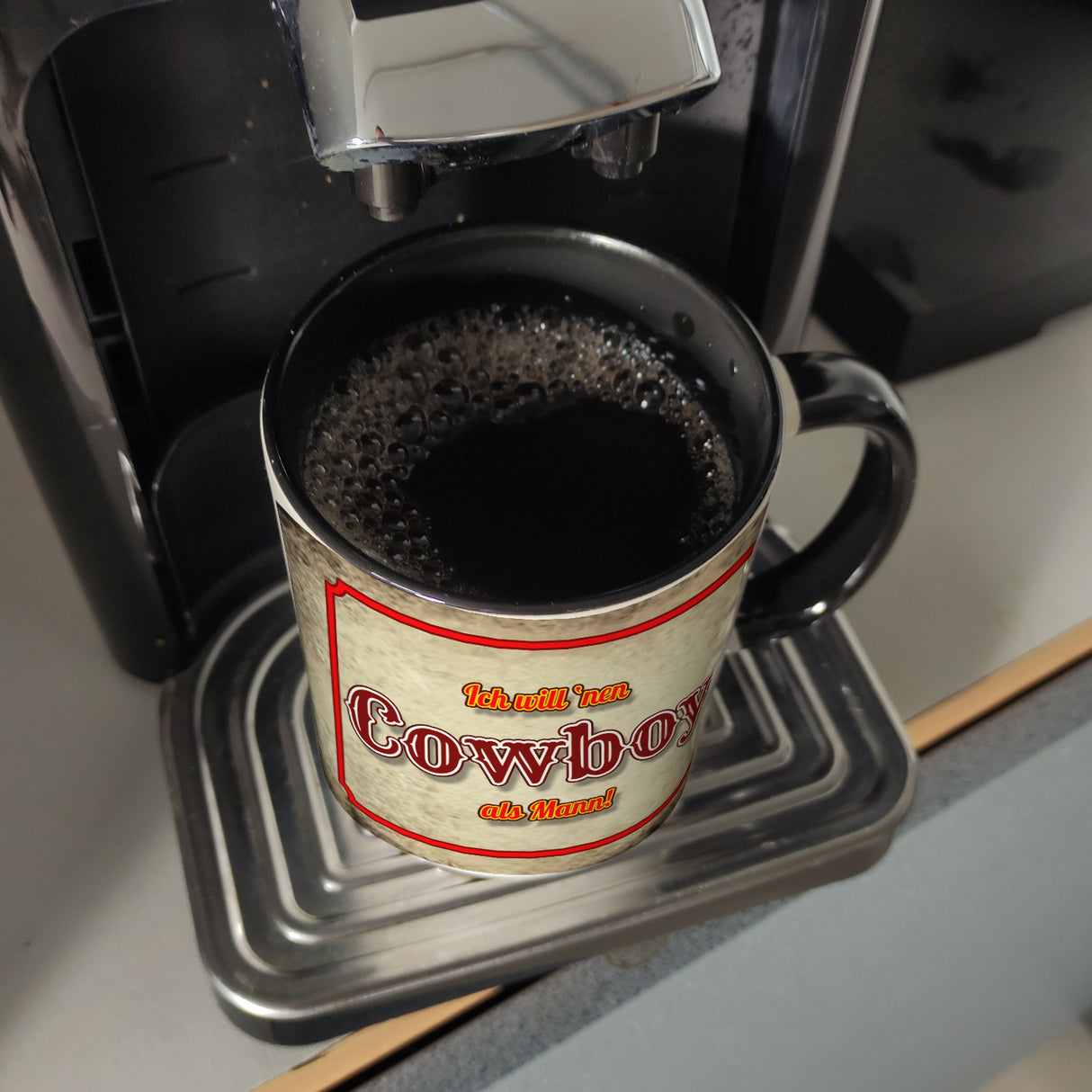 Kaffeebecher mit sexy Cowboy und Spruch - Ich will 'nen Cowboy als Mann