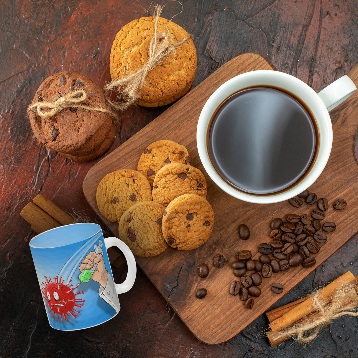 Kaffeebecher mit Virus und Spritzen Motiv - Geimpft! Lustiger Impfhumor