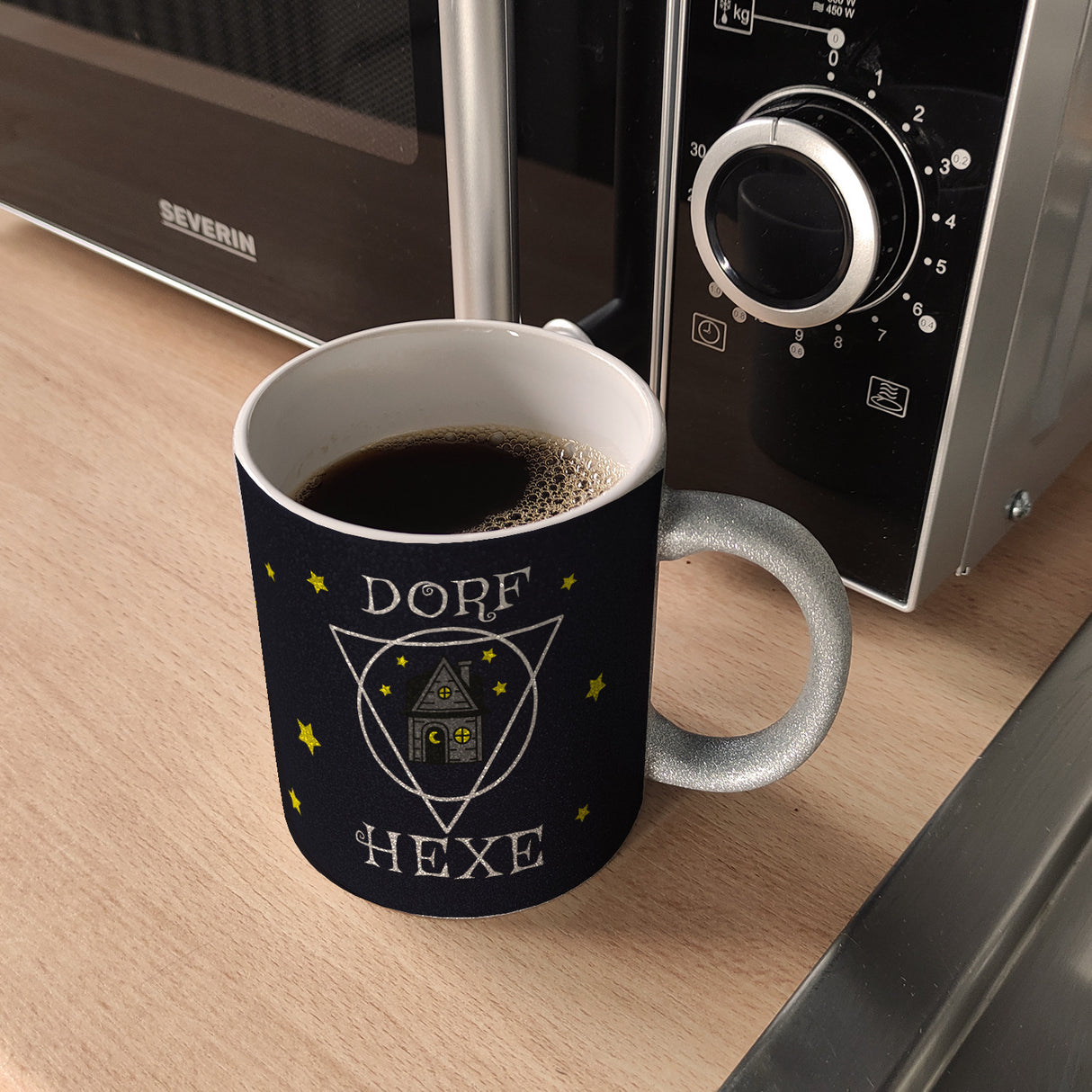 Dorfhexe Kaffeebecher mit Hexenhaus Motiven
