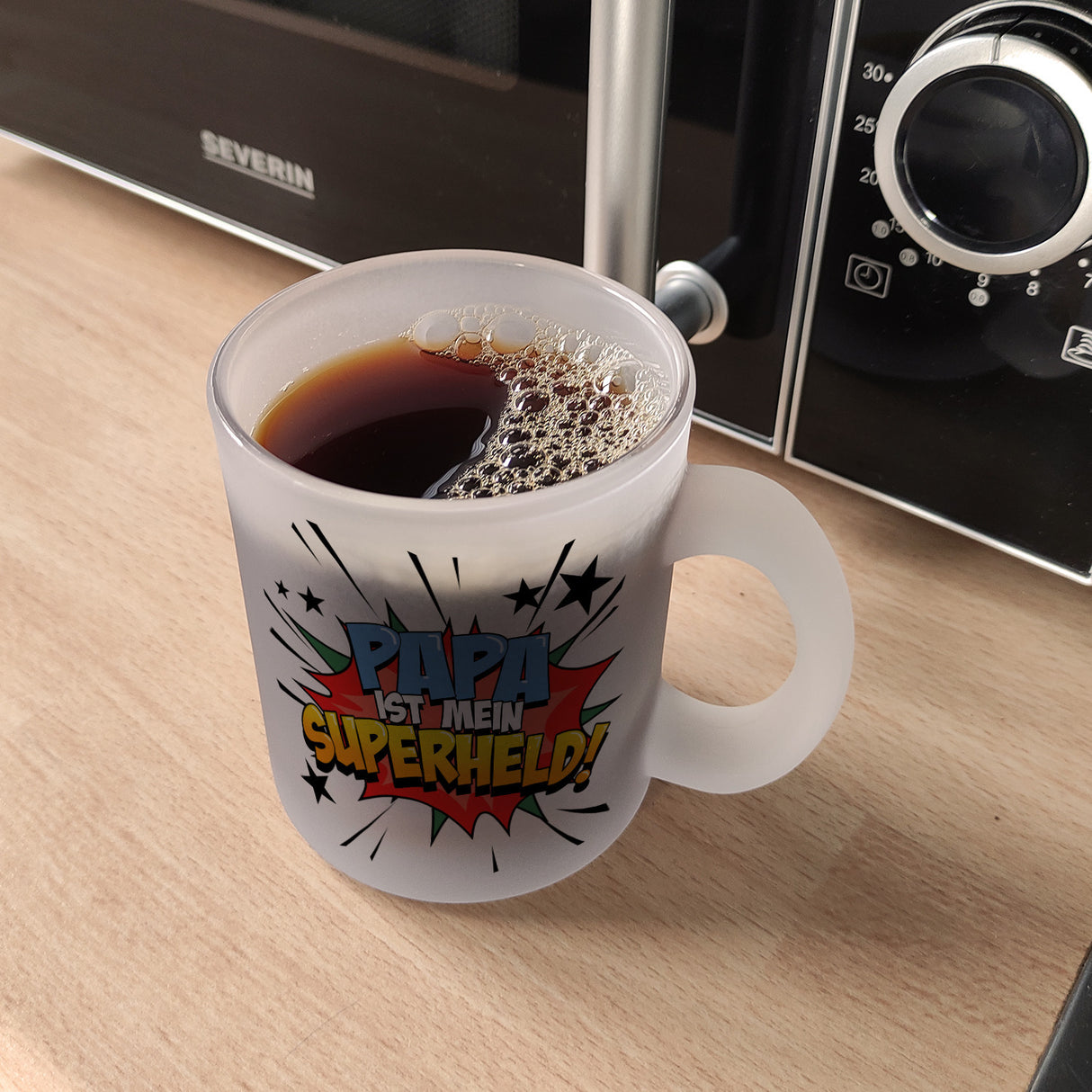 Kaffeetasse mit knalligem Comic Motiv und Spruch - Papa ist mein Superheld
