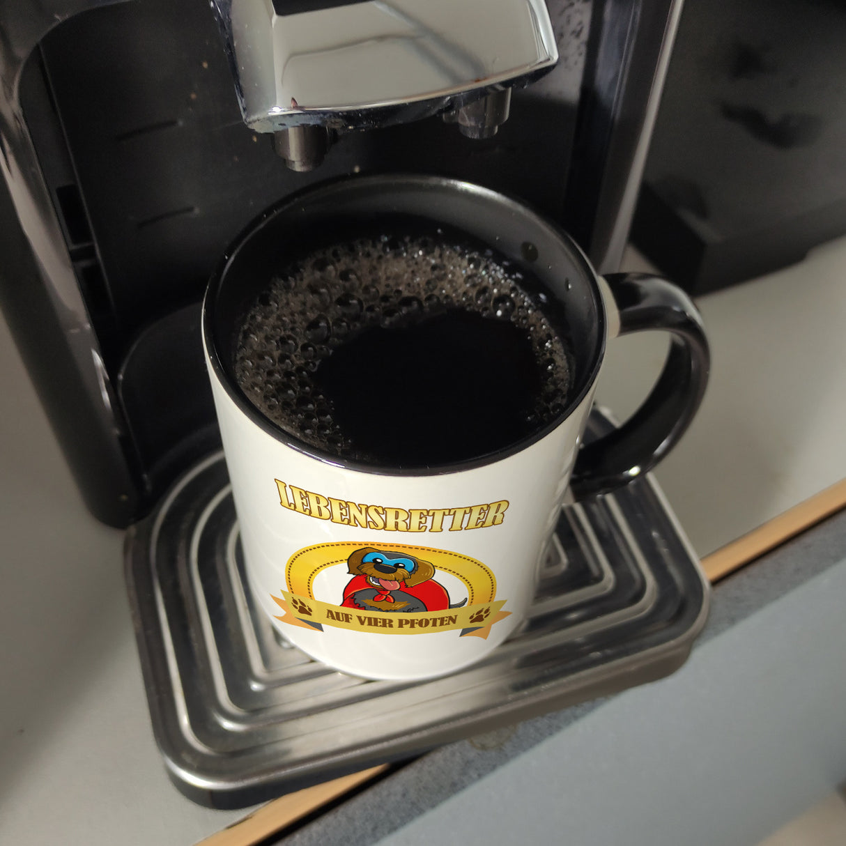 Kaffeebecher mit Superheld - Dackel - Lebensretter auf vier Pfoten