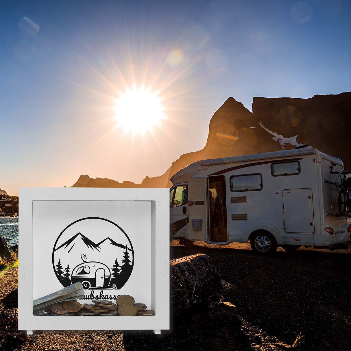 Urlaubskasse Spardose -weiß mit Wohnwagen - Camping im Wald