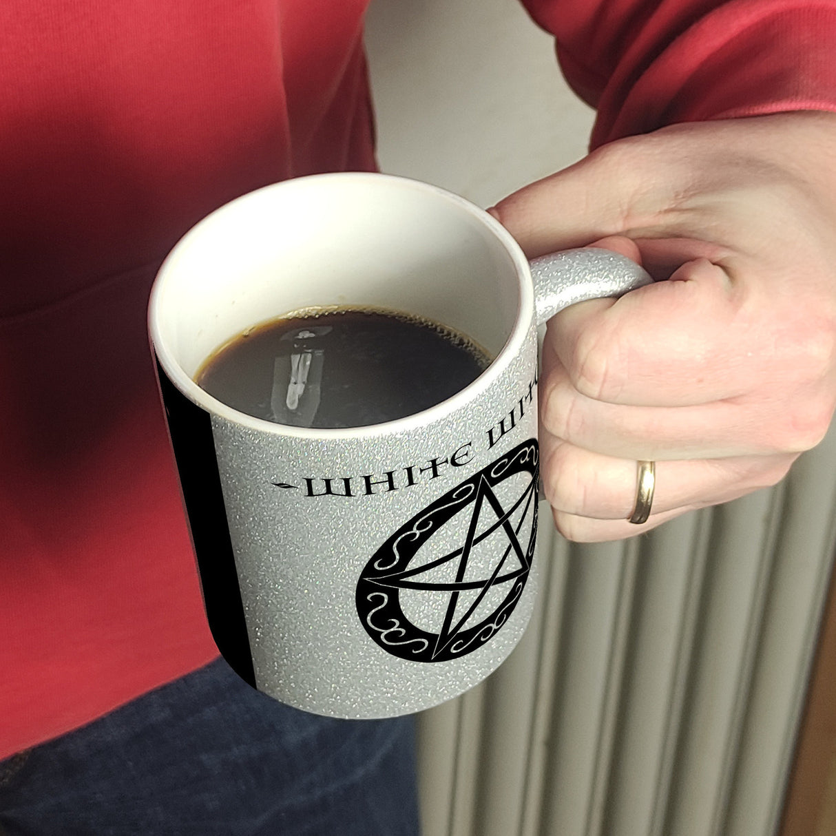 Kaffeebecher mit magischen Pentagrammen und Spruch - White Witch - Dark Witch