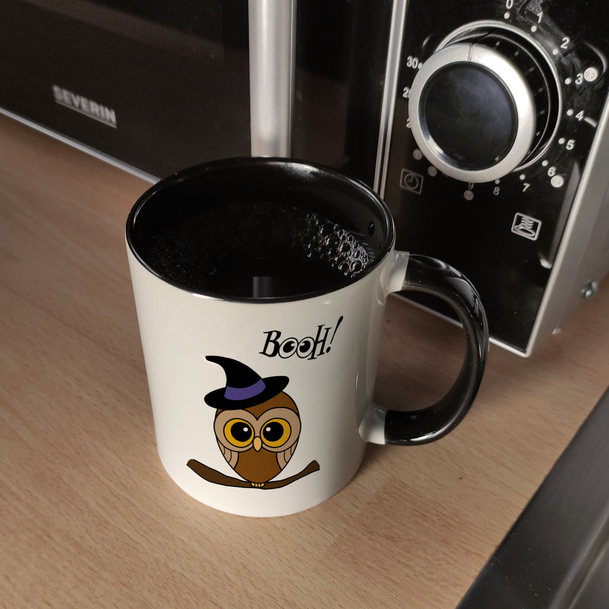 Kaffeebecher für Halloween mit niedlichem Eulenmotiv und Spruch - BOOH!