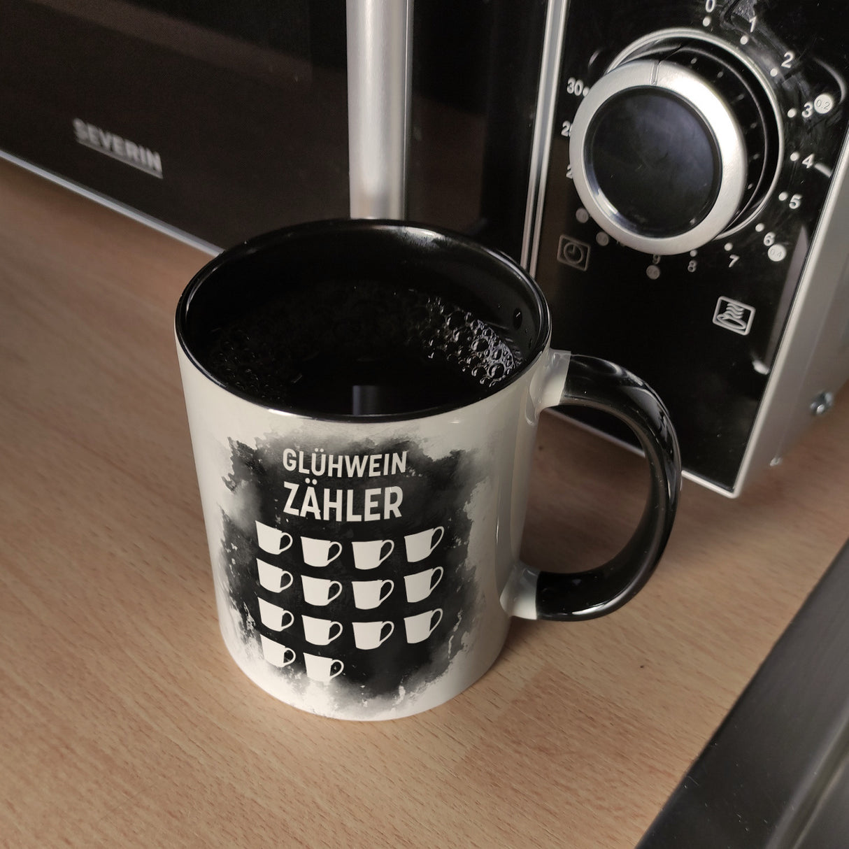 Ein Glühwein kommt selten allein lustige Tasse mit Glühwein Strichliste