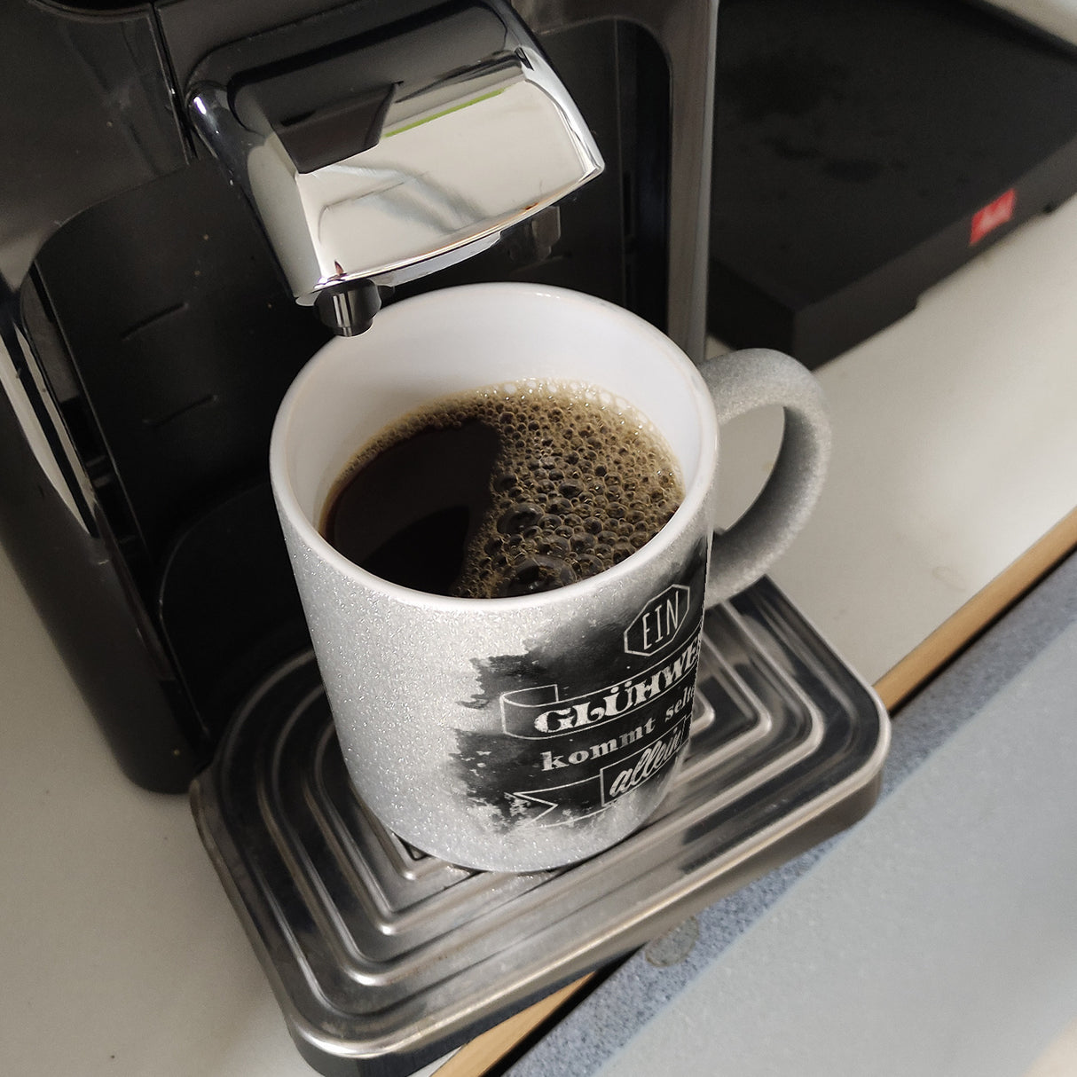 Ein Glühwein kommt selten allein lustige Tasse mit Glühwein Strichliste