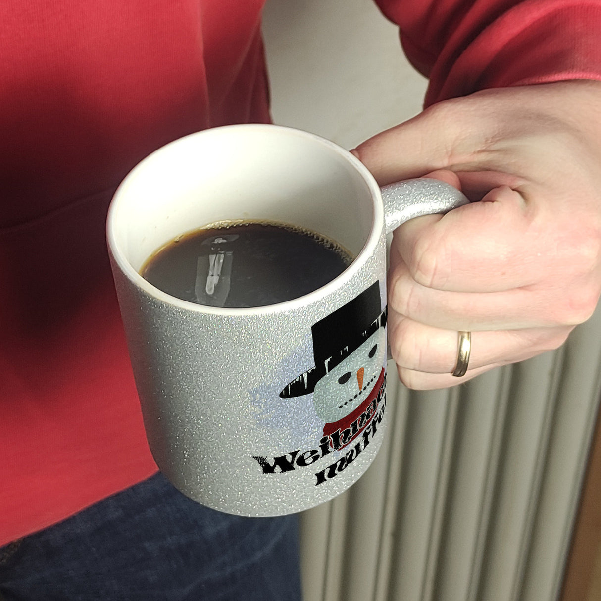 Weihnachtsmuffel witzige Kaffeetasse mit lustlosem Schneemann Motiv