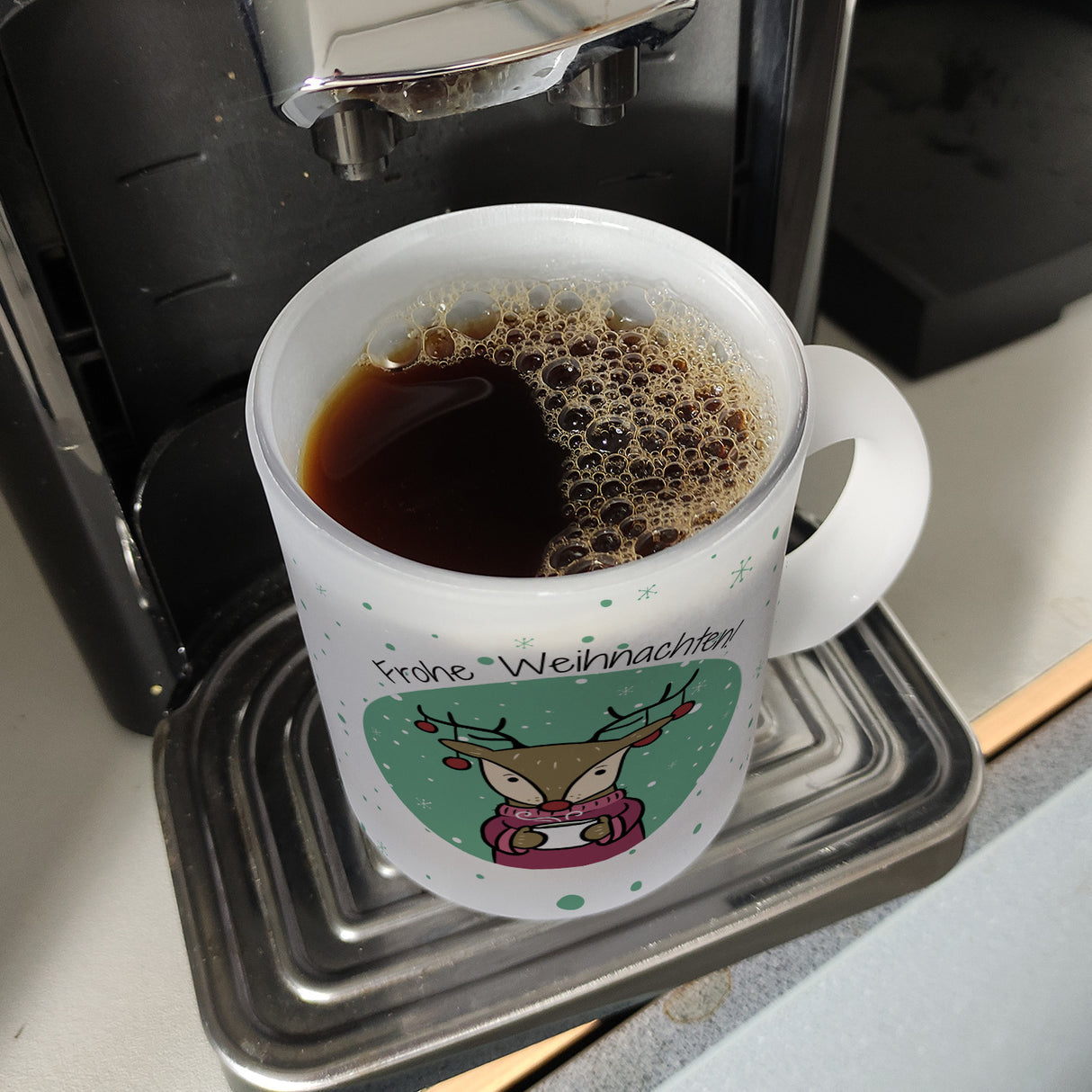 Frohe Weihnachten Kaffeebecher mit süßem Rentier